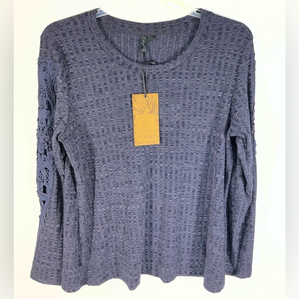NEW! Ethyl Women’s Blue Gray Lace Sleeve Long Sleeve Ribbed Knit Top Large